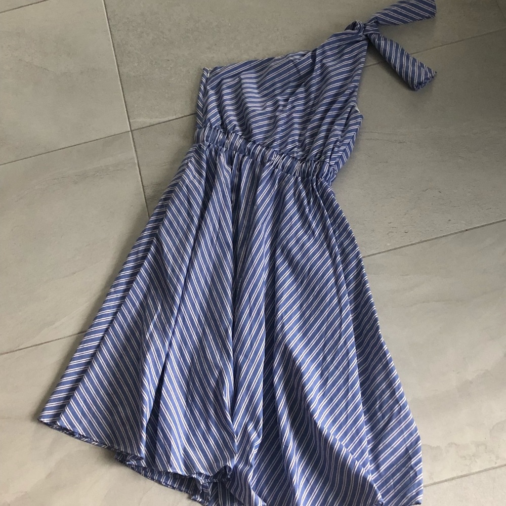One should mid- length dress